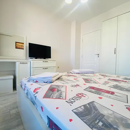 1bd Ap In La Complex Private And Pool דירה *