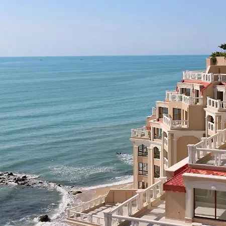 1bd Ap In La Complex Private And Pool גולדן סנדס