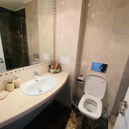 1bd Ap In La Complex Private And Pool דירה