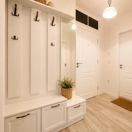 Lejlighed 1bd Ap In La Complex Private And Pool