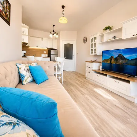 1bd Ap In La Complex Private And Pool Golden Sands