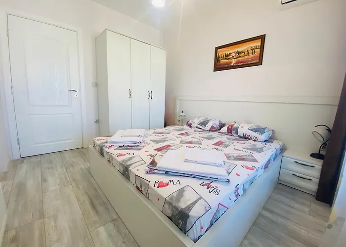 1bd Ap In La Complex Private And Pool Altın Kumlar