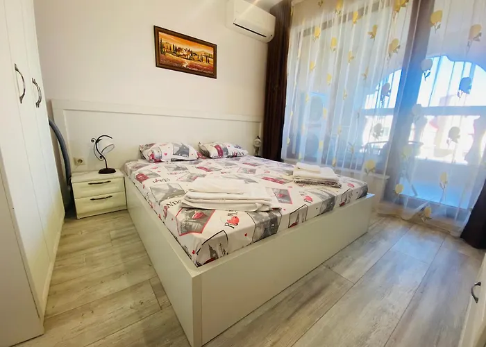 1bd Ap In La Complex Private And Pool Daire