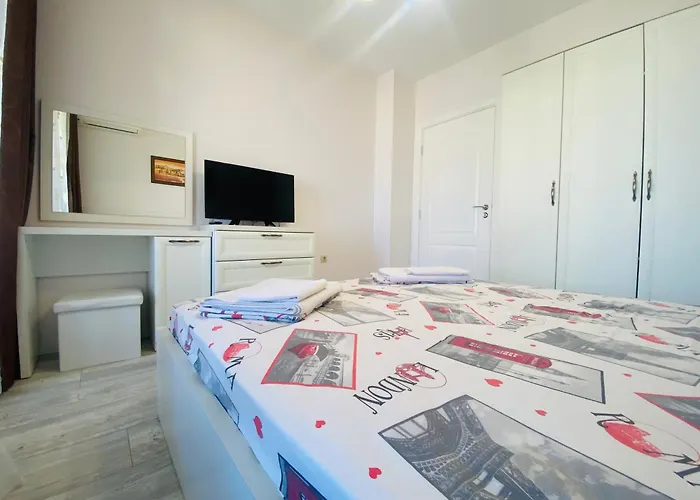 1bd Ap In La Complex Private And Pool Daire *